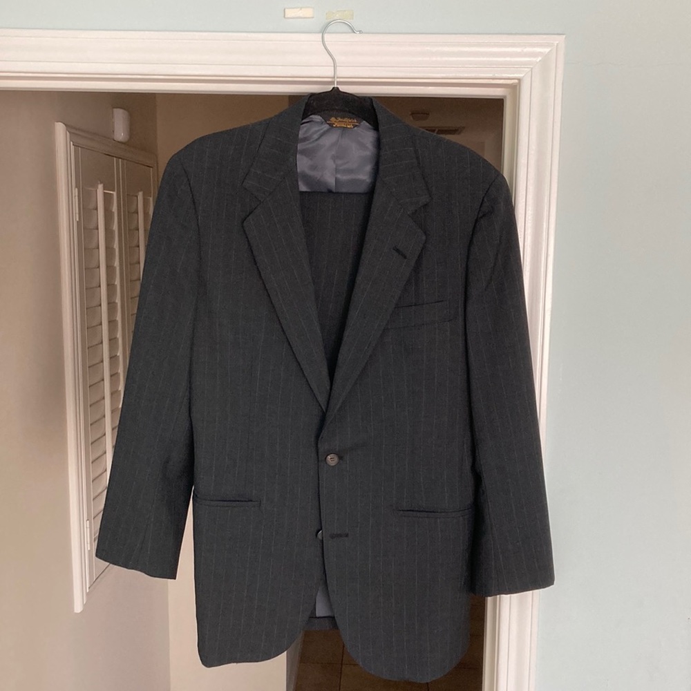 100% Wool pinstriped men’s suit